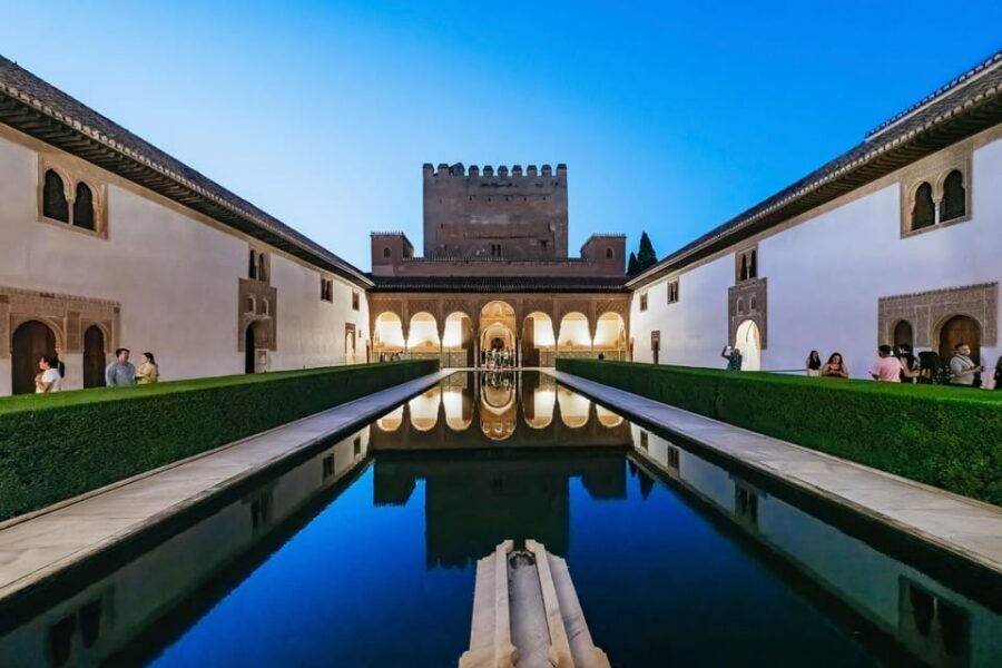 Granada: Alhambra and Nasrid Palaces Guided Tour at Night - The Wall Walk and Puerta de la Justicia at Night