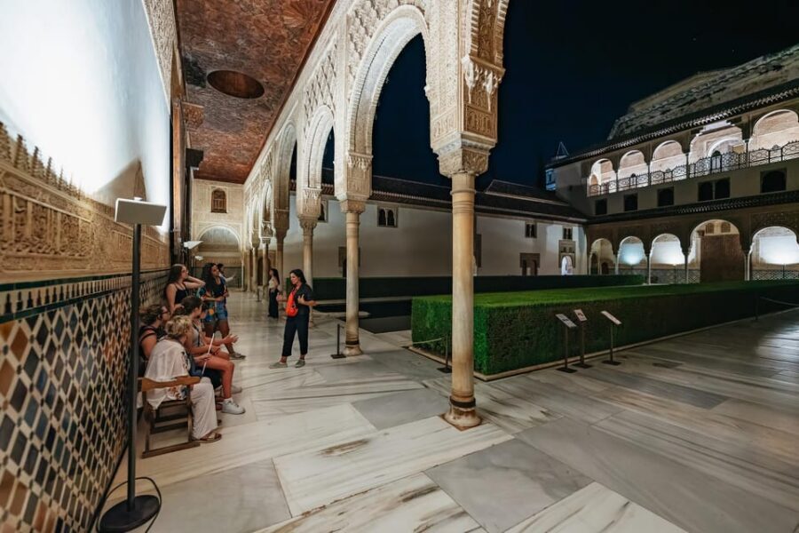 Granada: Alhambra and Nasrid Palaces Guided Tour at Night - Photo Tips for an Alhambra Night Tour (Without Breaking Rules)