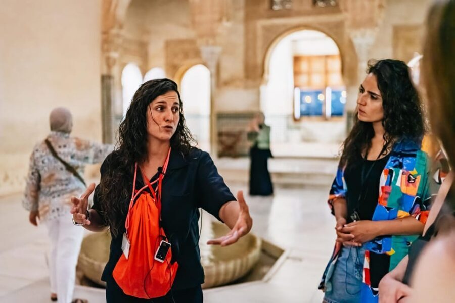Granada: Alhambra and Nasrid Palaces Guided Tour at Night - Who This Night Tour Suits Best