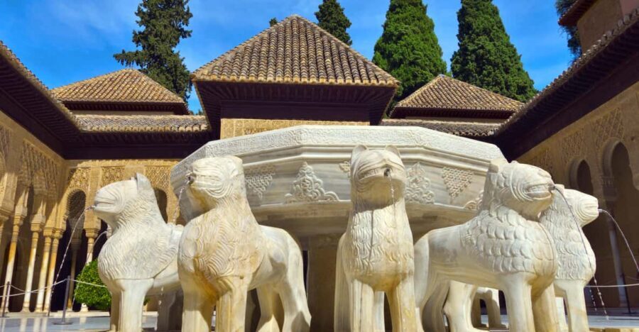 Granada: Alhambra and Nasrid Palaces Private Guide Tour - Entering Alhambra the smart way with timed access and no ticket line