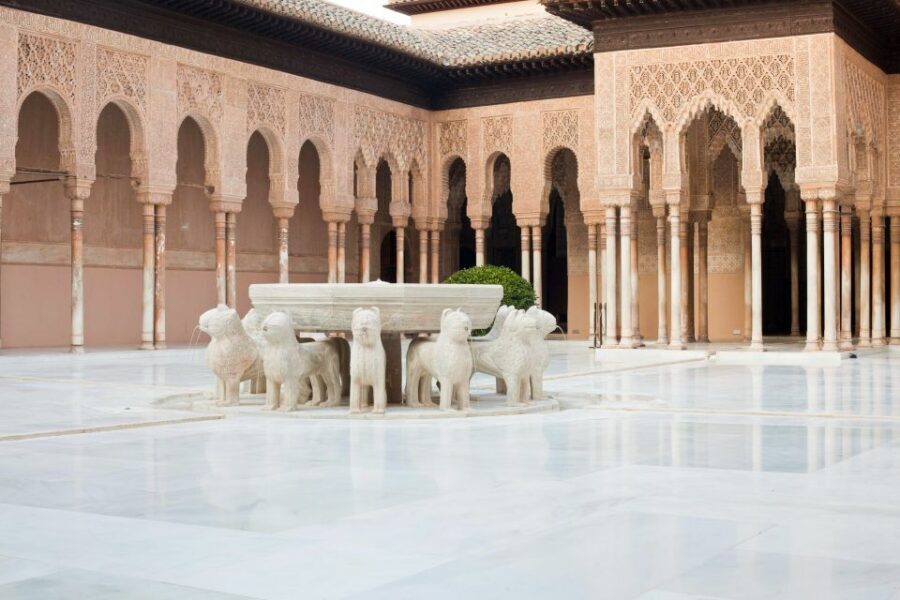 Granada: Alhambra and Nasrid Palaces Small Guided Tour - The 3-hour route: what you’ll see in order (and why it makes sense)