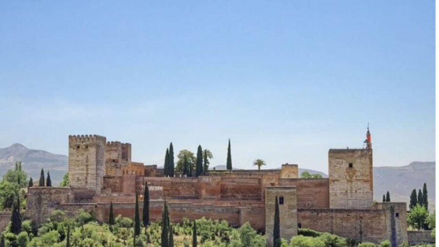 Granada: Alhambra and Nasrid Palaces Tour without Tickets - Tickets first: the one rule that controls everything
