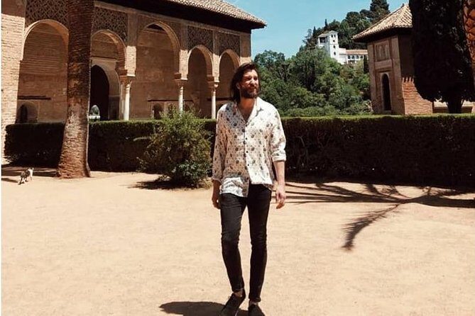 Granada: Alhambra Comlex + Nasrid Palaces + Alcazaba Guided Tour - Time management: how 3 hours really feels on your feet