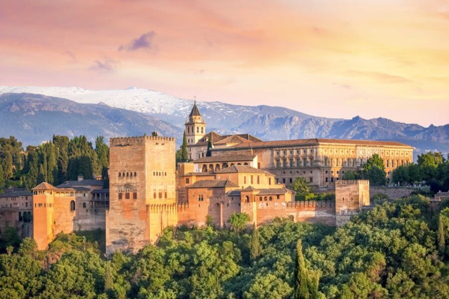Granada: Alhambra Entry Ticket with Audio Guide - How the GPS audio navigator keeps you moving inside Alhambra
