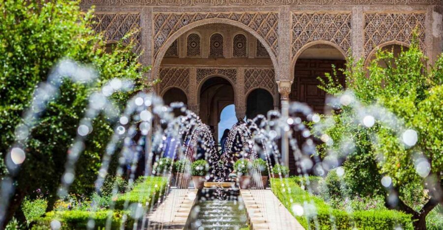 Granada: Alhambra Fast-Track Guided Tour - Key highlights worth caring about
