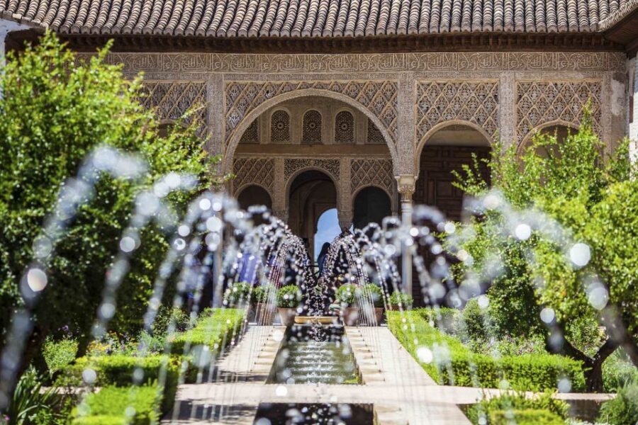 Granada: Alhambra Fast-Track Guided Tour - Generalife Gardens: fountains, views, and the softer side of power
