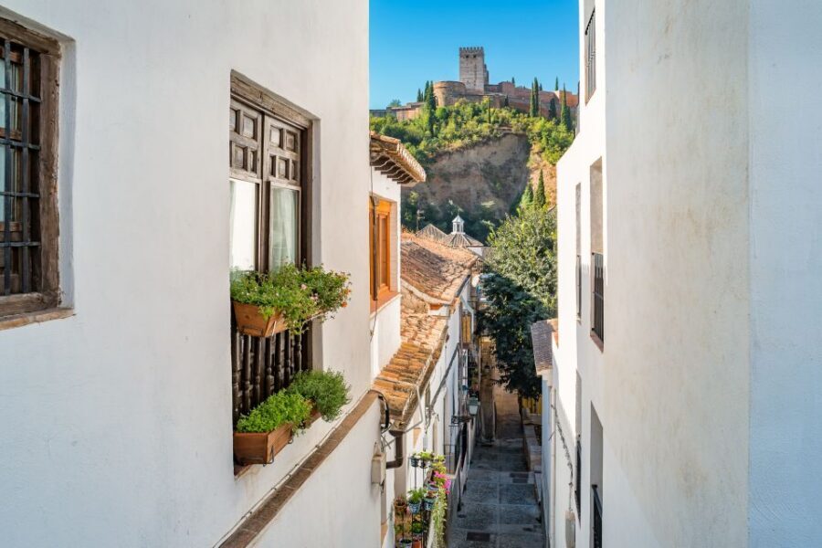 Granada: Alhambra Full Complex & Andalusi Monuments Tickets - Alcazaba and Fortress Views: Orientation in Real Stone