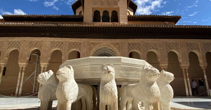 Granada: Alhambra & Generalife Fast-Track Guided Tour - Fast-Track Entry, Audio System, and the Pace You’ll Feel