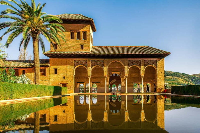 Granada: Alhambra, Generalife & Nasrid Palaces Guided Tour - Paseo de las Adelfas: the in-between walk you shouldn’t rush