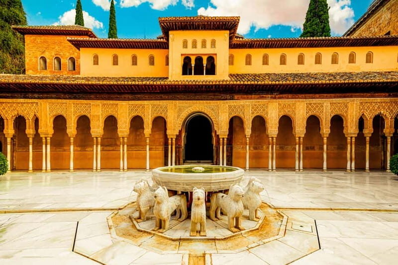 Granada: Alhambra, Generalife & Nasrid Palaces Guided Tour - Alcazaba of Alhambra: self-guided viewpoints at your own pace