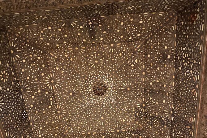 Granada Alhambra Group Tour includes Nazaries Palaces - Nasrid Palaces: Where Style, Power, and Math-Like Detail Meet