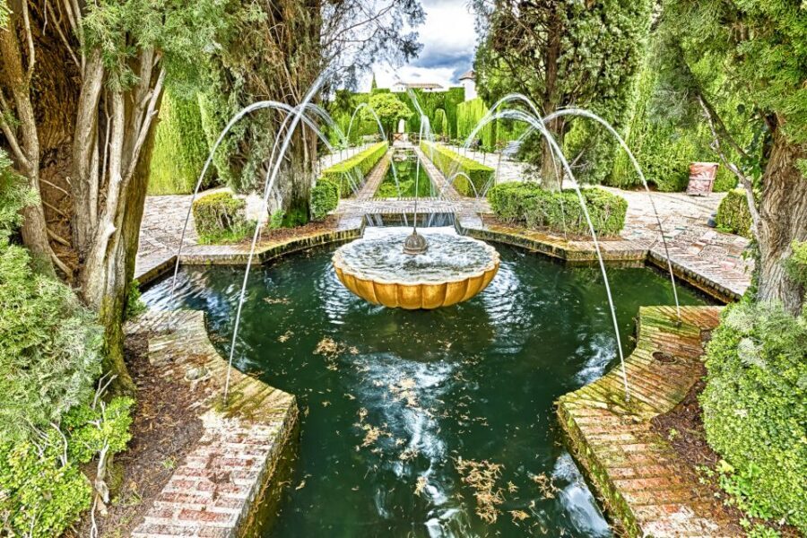 Granada: Alhambra Guided Tour and Arabian Bath and Massage - Generalife Gardens: The Water and Shade Break You’ll Feel