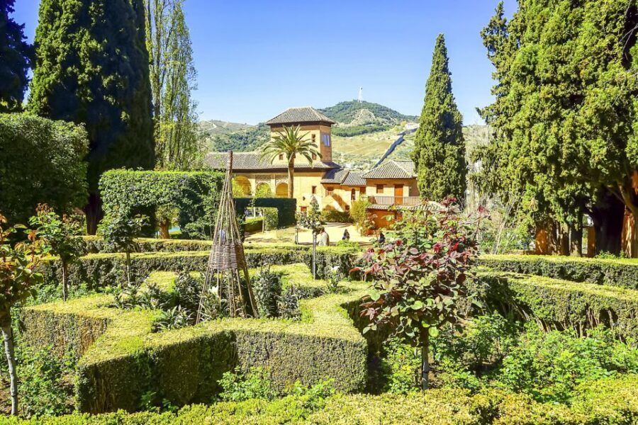 Granada: Alhambra Guided Tour and Arabian Bath and Massage - Timing, Meeting Points, and What to Pack for a Comfortable Day