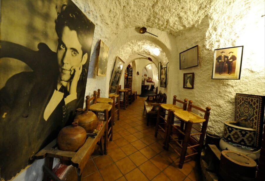 Granada: Alhambra Guided Tour and Flamenco Show - Key things worth knowing before you go