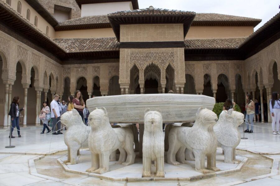 Granada: Alhambra Guided Tour with Nasrid Palaces - Skip-the-Line Entry and a Real 3-Hour Pace at the Alhambra