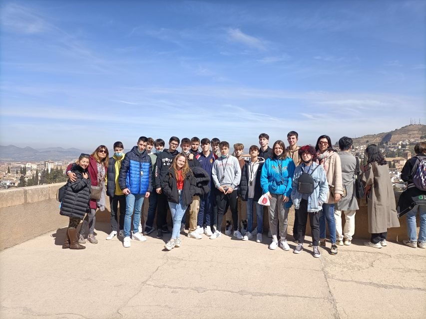 Granada: Alhambra, Nasrid Palaces, & Generalife Guided Tour - Nasrid Palaces: why you came to Alhambra in the first place