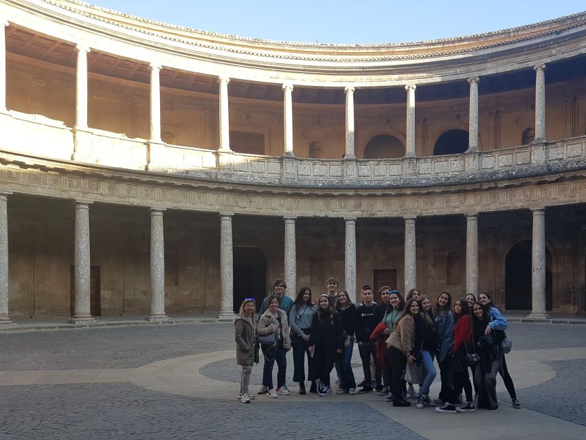 Granada: Alhambra, Nasrid Palaces, & Generalife Guided Tour - Tickets, headphones, and the official guide: small details that matter a lot