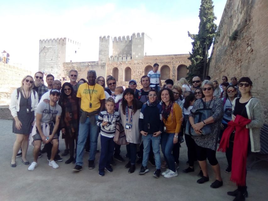 Granada: Alhambra, Nasrid Palaces, & Generalife Guided Tour - What to expect with timing, walking, and group size