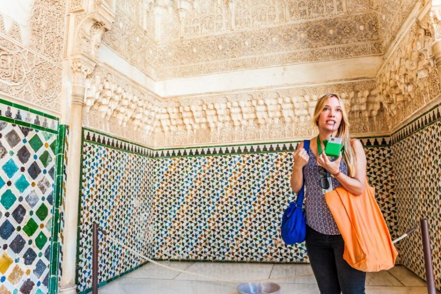 Granada: Alhambra & Nasrid Palaces Tour with Tickets - Stop 2: Nasrid Palaces Quick Look (Then You Return)