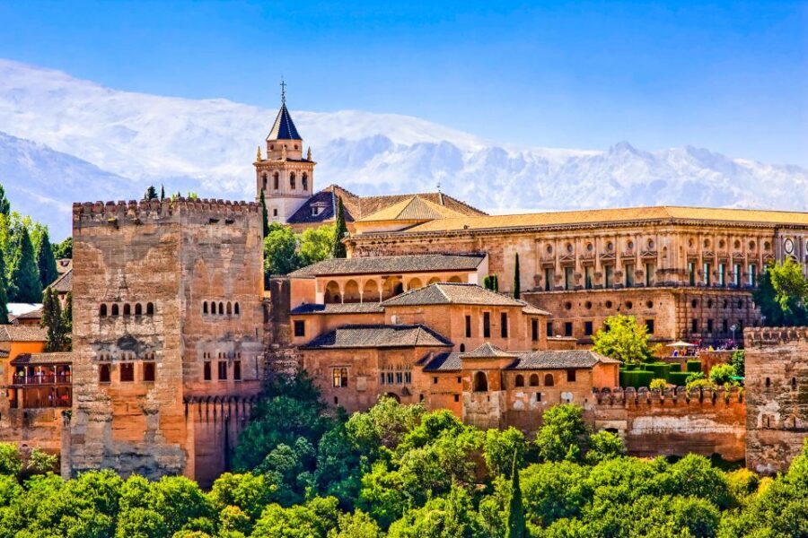 Granada: Alhambra & Nasrid Palaces Tour with Tickets - Stop 3: Alcazaba of the Alhambra and the Military Backbone