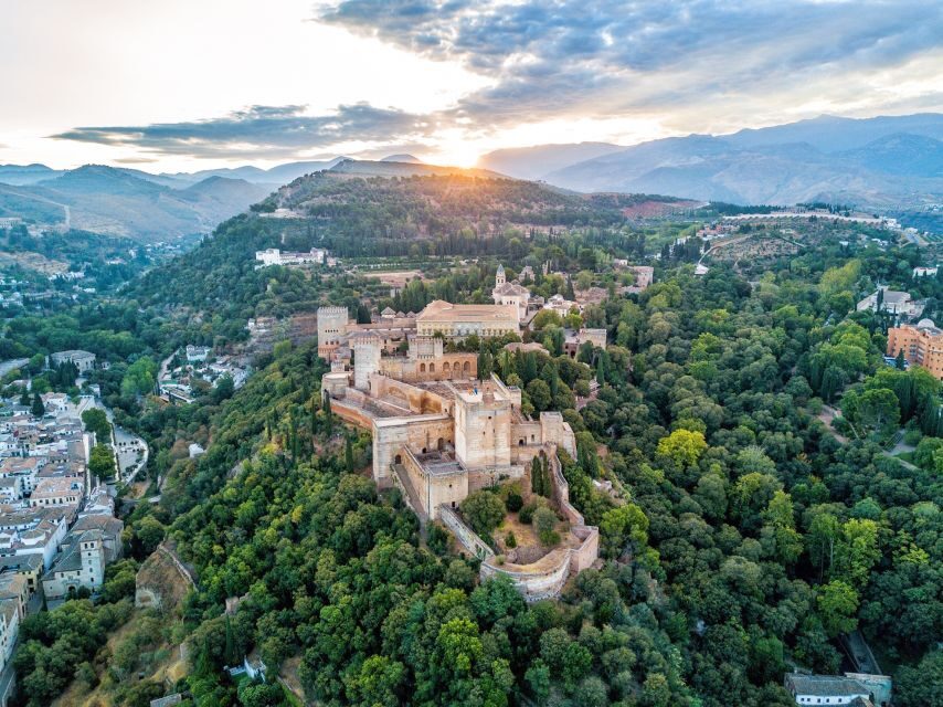 Granada: Alhambra & Nasrid Palaces Tour with Tickets - Fast-Track Entry: What You Actually Gain