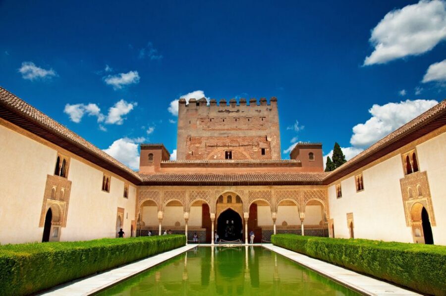 Granada: Alhambra Regular Tour - Comfort rules: shoes, what’s not allowed, and mobility limits