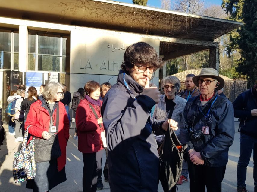 Granada: Alhambra Regular Tour - Tickets and ID: what you must have before you enter
