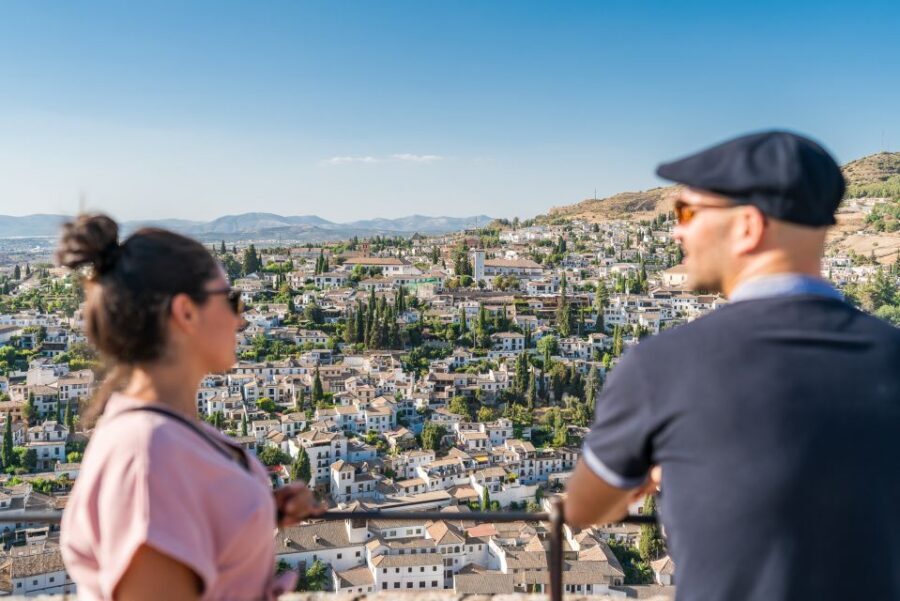 Granada: Alhambra Ticket and Guided Tour with Nasrid Palaces - What the 3-hour experience actually covers (and how the stops connect)