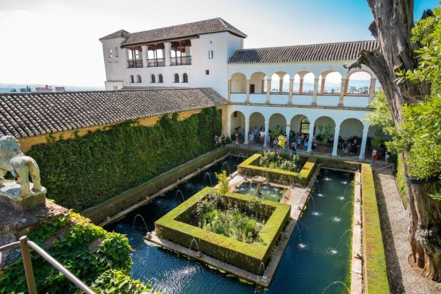 Granada: Alhambra Ticket and Guided Tour with Nasrid Palaces - Alcazaba Fortress and the Watch Tower: power, stone, and city views