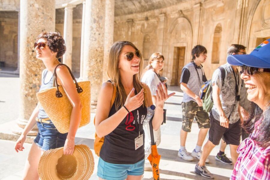 Granada: Combo Alhambra, Albaicín, and Sacromonte Tour - Why This Alhambra + Neighborhood Combo Makes Sense