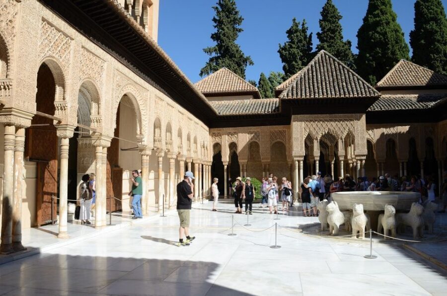 Granada: Combo Alhambra, Albaicín, and Sacromonte Tour - Generalife Gardens: The Break That Still Feels Meaningful