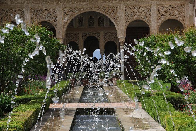 Granada Day Trip from Seville with Skip-the-line Alhambra Access - Albaycin and Sacromonte on foot: charming streets with a purpose
