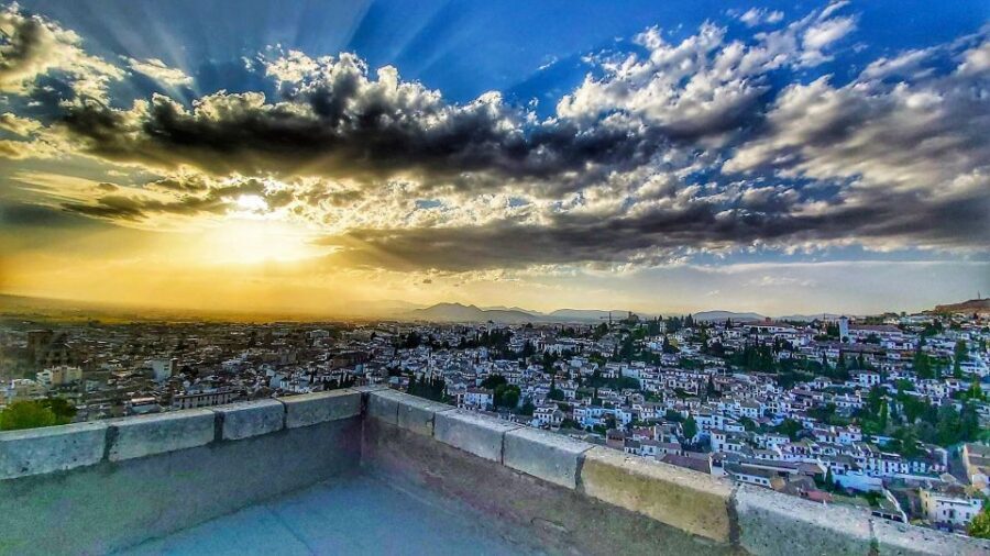 Granada: Full Alhambra Premium Guided Tour with Tickets - Should You Book This Alhambra Premium Tour?