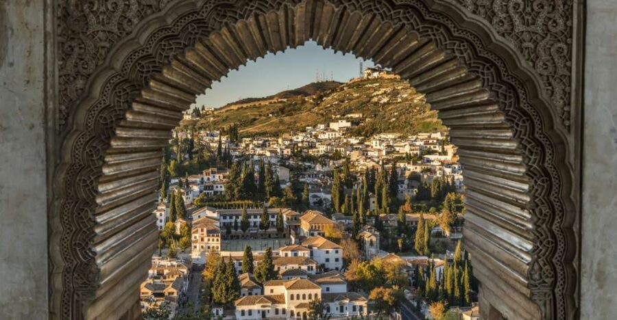 Granada Full Day: Alhambra General, Albayzin and Sacromonte - The middle of the day: plan your break and recharge