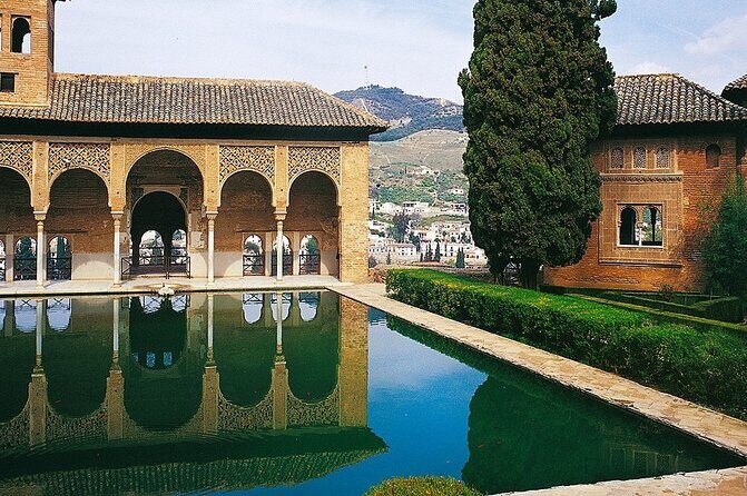 Granada Private Alhambra Tour includes Nazaries Palaces - Timing, entry tickets, and what your day will feel like