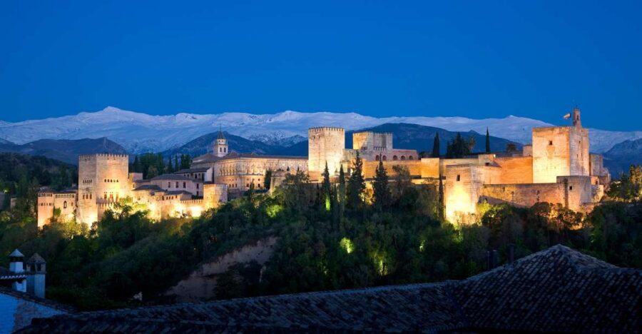 Granada: The Alhambra and Nasrid Palaces Guided Night Tour - Comares Palace and Mexuar: Where Power Lives