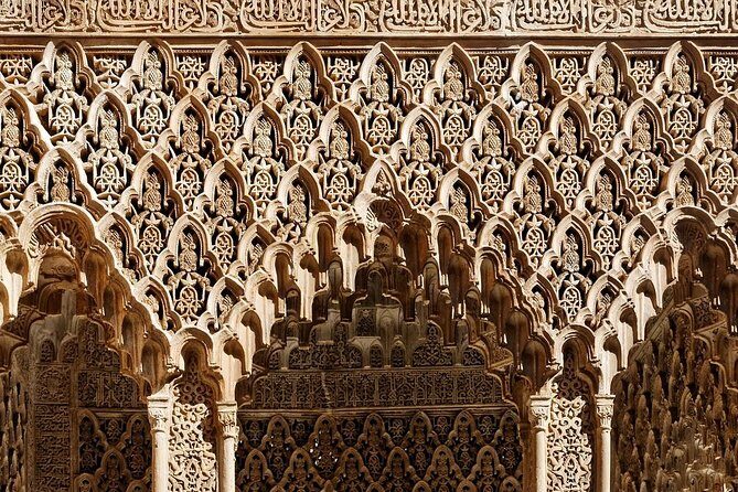 Group tour: the Alhambra of Granada - Why a guide makes the Alhambra feel clearer (and more fun)