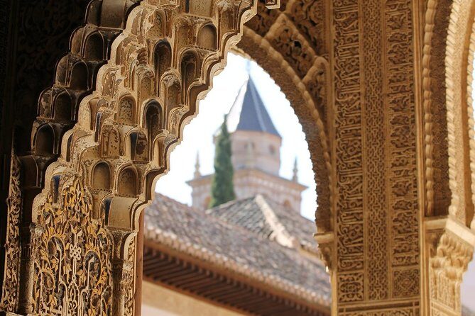 Group tour: the Alhambra of Granada - Skip-the-line entry at the start of your tour