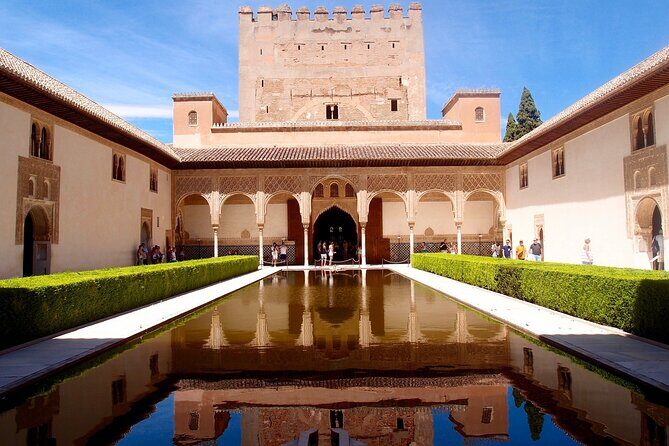 Guided Tour Alhambra, Generalife and Alcazaba without Nasrid Palaces - Where you meet at P.º de la Sabica (and why that helps)
