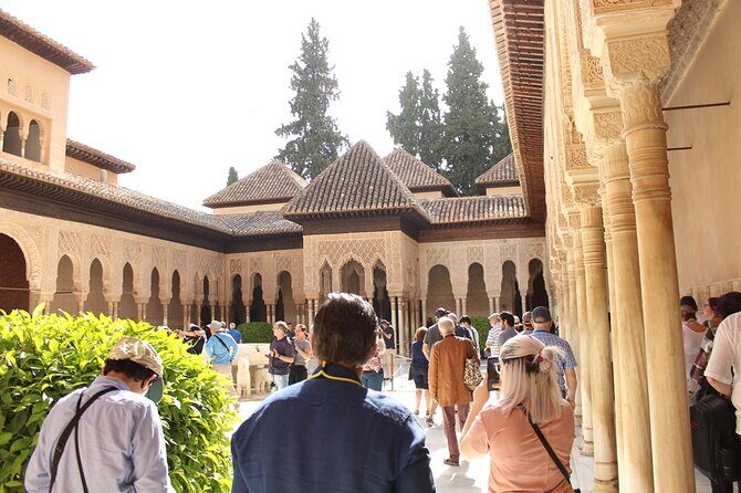 Guided visit to the Alhambra, Nasrid Palaces and Generalife - Alcazaba: From Defensive Walls to Torre de la Vela Views