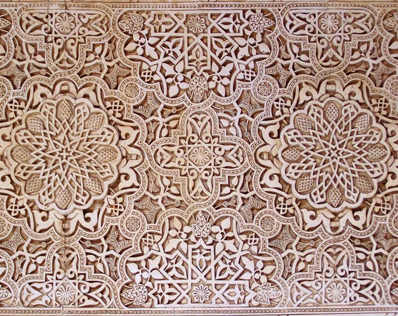 Malaga: Granada Day Trip with Alhambra, Palaces and Gardens - Stop at the Nasrid Palaces: where the architecture does the talking