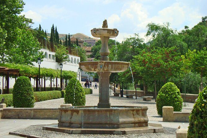 Malaga to Granada trip with Alhambra tickets included - Getting from Malaga to Granada: smooth transfer, real limits