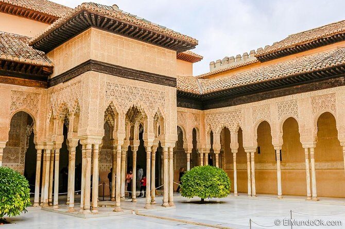 Private Alhambra palace tour and Granada from Motril cruise port - Private Pace for Mixed-Ability Groups