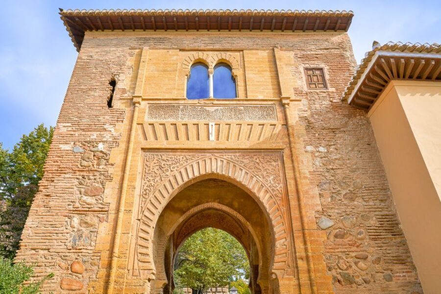 Private Alhambra Tour From Malaga & Surrounds - Alcazaba: the military fortification you shouldn’t skip