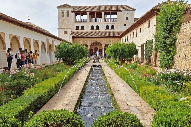 Private excursion to the Alhambra and Generalife - Walking the Medina to Carlos V’s Palace: A Design Contrast