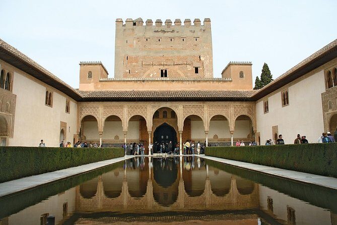 Private Granada Alhambra Tour from Seville - 7:00 AM start and the long-day reality