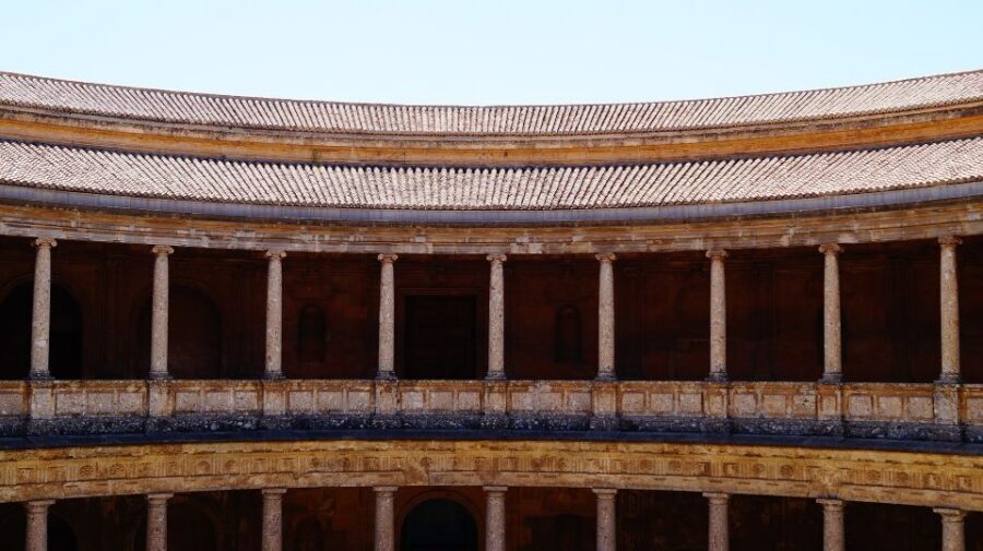Private tour in all complete complex of Alhambra with ticket - Price and value: is $412 per person worth it?
