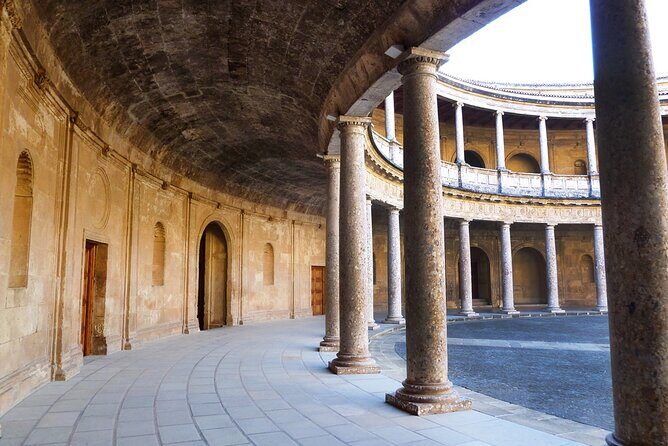 Private Tour of the Alhambra to travel back in time. NO TICKETS - Nasrid Palaces: the palace rooms that anchor the story