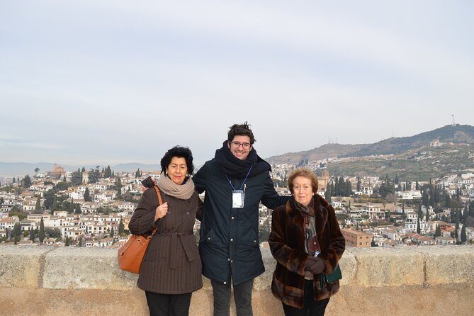 Private Tour With A Different Perspective of Alhambra - Stop 2: Crossing the Medina to Charles V and everyday Alhambra