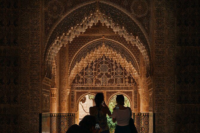 Skip The Line Alhambra and Generalife Guided Tour - Alcazaba and the 360° View from Torre de la Vela